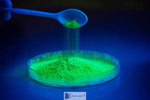 LuAG powder under UV light phosphorescent
